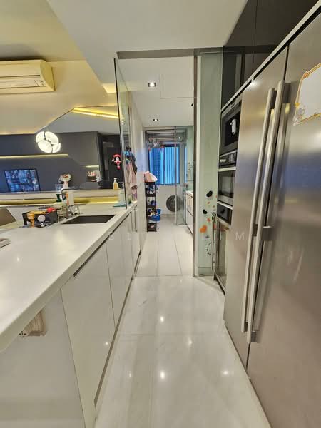 Silversea, , 3 Bedrooms, 1,066 sqft, Condominium For Sale, by Zoelyn Lim, 500131365 - Kitchen - PropertyGuru.com.sg