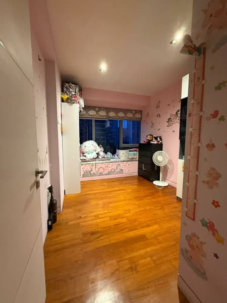 Silversea, , 3 Bedrooms, 1,066 sqft, Condominium For Sale, by Zoelyn Lim, 500131365 - Bedroom - PropertyGuru.com.sg