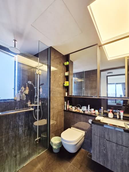 The M, 30 Middle Road, 2 Bedrooms, 635 sqft, Condominium For Rent, by Axel Hue, 500131372 - Bathroom - PropertyGuru.com.sg