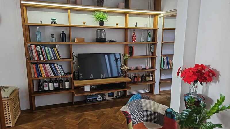 Tiong Bahru Unique Woody Interior Delight, Tiong Bahru, Yong Siak Street, 2 Bedrooms, 1,075 sqft, Conservation House For Rent, by Susan Prior, 500131375 - Living Room - PropertyGuru.com.sg