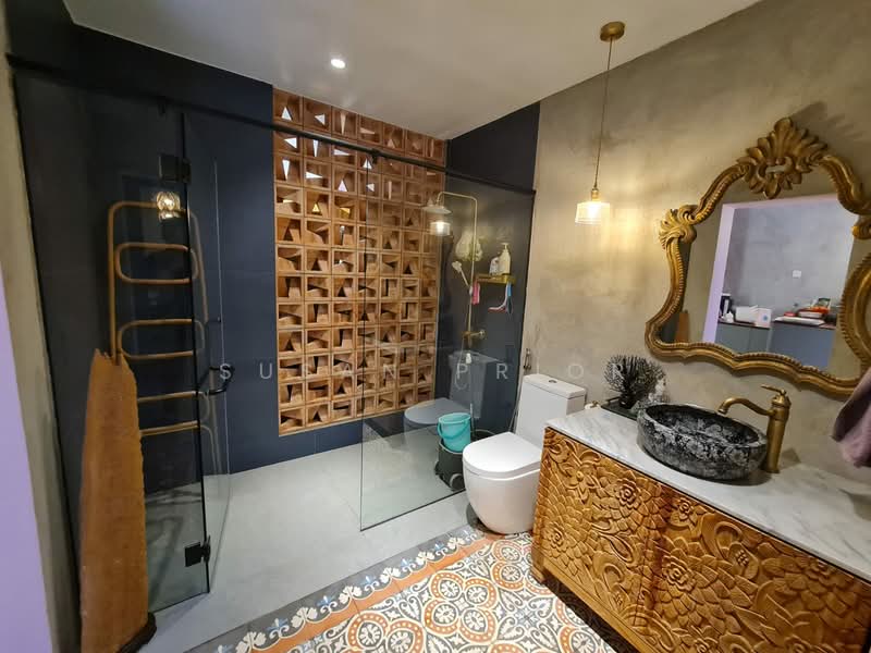 Orchard Stunning Entertainment Shophouse, Hoot Kiam Road, River Valley Road, 3 Bedrooms, 3,100 sqft, Conservation House For Sale, by Susan Prior, 500131394 - Bathroom - PropertyGuru.com.sg