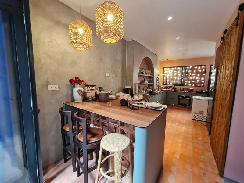Orchard Stunning Entertainment Shophouse, Hoot Kiam Road, River Valley Road, 3 Bedrooms, 3,100 sqft, Conservation House For Sale, by Susan Prior, 500131394 - Kitchen - PropertyGuru.com.sg