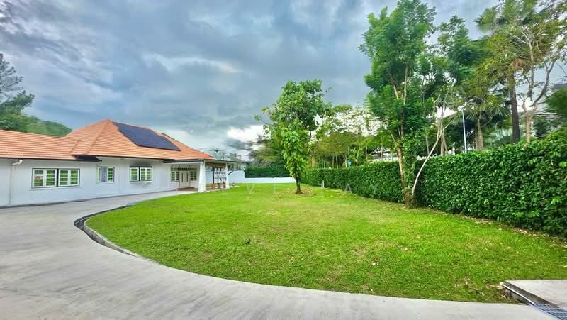 ✰ City-Fringe GCB with Expansive 50m Frontage & Exceptional Rebuild Potential, , 3 Bedrooms, 3,000 sqft, Good Class Bungalow For Sale, by Steve Tay, 500131398 - Exterior - PropertyGuru.com.sg