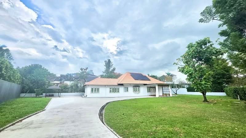 ✰ Elevated with 50m Frontage, City Fringe Colonial GCB, Rebuild Potential -1km ACS, SCGS, SJI, , 3 Bedrooms, 3,000 sqft, Good Class Bungalow For Sale, by Steve Tay, 500131398 - Exterior - PropertyGuru.com.sg