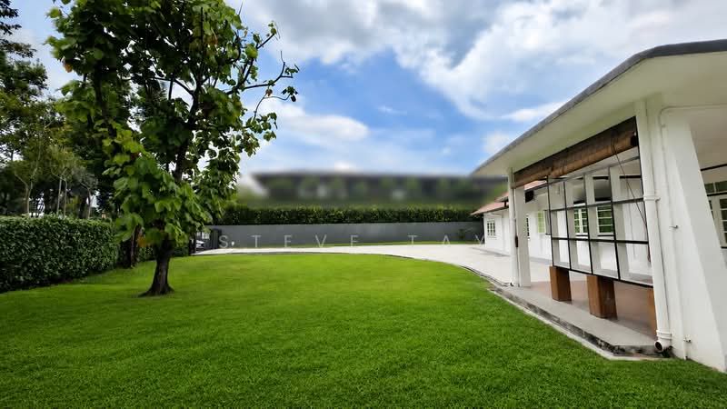✰ Rare: Great Invest & Rebuild Potential | 37m Front, Elevated, 1km ACS, SCGS, SJI. Near Orchard, , 3 Bedrooms, 3,800 sqft, Good Class Bungalow For Sale, by Steve Tay, 500131398 - Exterior - PropertyGuru.com.sg