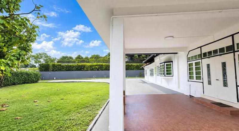 ✰ Rare: Great Invest & Rebuild Potential | 50m Front, Elevated, 1km ACS, SCGS, SJI. Near Orchard, Newton / Novena, 3 Bedrooms, 3,800 sqft, Good Class Bungalow For Sale, by Steve Tay, 500131398 - Exterior - PropertyGuru.com.sg