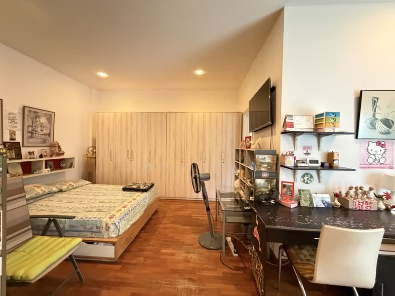 Norma terrace, Norma terrace, 5 Bedrooms, 3,050 sqft, Terraced House For Sale, by Joey Tan, 500131408 - Bedroom - PropertyGuru.com.sg
