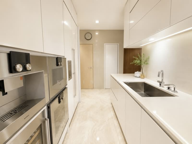 Skyline @ Orchard Boulevard, 23 Angullia Park, 3 Bedrooms, 2,067 sqft, Condominium For Sale, by Kevin Ong, 500131412 - Kitchen - PropertyGuru.com.sg