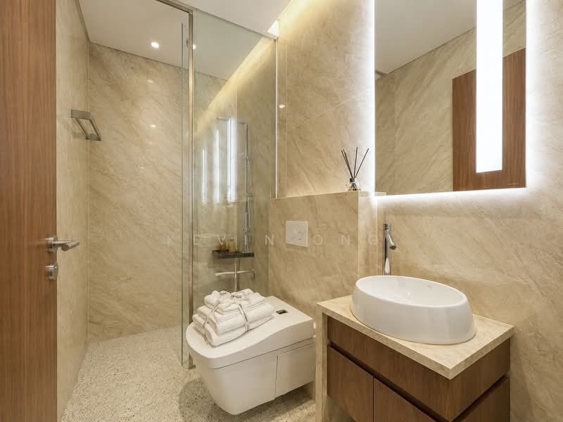 Skyline @ Orchard Boulevard, 23 Angullia Park, 3 Bedrooms, 2,067 sqft, Condominium For Sale, by Kevin Ong, 500131412 - Bathroom - PropertyGuru.com.sg