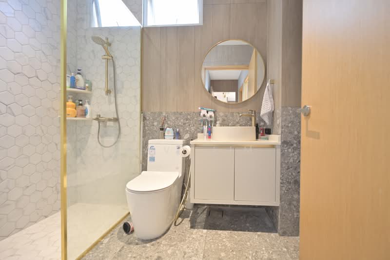 The Tampines Trilliant, 21 Tampines Central 7, 4 Bedrooms, 1,970 sqft, Executive Condominium For Sale, by Dave Lim, 500131422 - Bathroom - PropertyGuru.com.sg