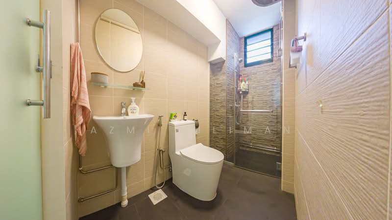 474 Segar Road, 474 Segar Road, 4 Bedrooms, 1,377 sqft, HDB Flat For Sale, by Azmi Suliman, 500131428 - Common Bathroom - PropertyGuru.com.sg