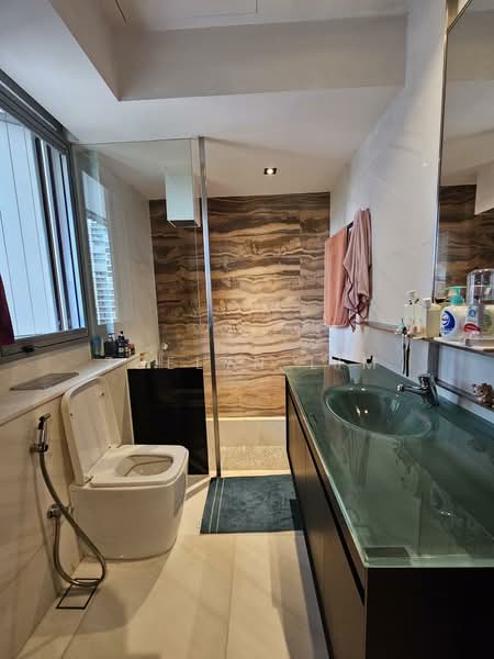 Silversea, 46 Marine Parade Road, 2 Bedrooms, 1,066 sqft, Condominium For Sale, by Zoelyn Lim, 500131438 - Bathroom - PropertyGuru.com.sg