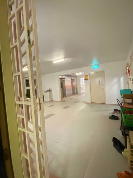 460 Clementi Avenue 3, 460 Clementi Avenue 3, Room Rental, 100 sqft, HDB Flat For Rent, by Stella Kuek, 500131445 - Corridor - PropertyGuru.com.sg