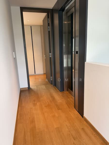 Villas @ Greenbank Park, 50 Greenbank Park, 5 Bedrooms, 3,132 sqft, Semi-Detached House For Sale, by Nora Omar, 500131451 - Corridor - PropertyGuru.com.sg