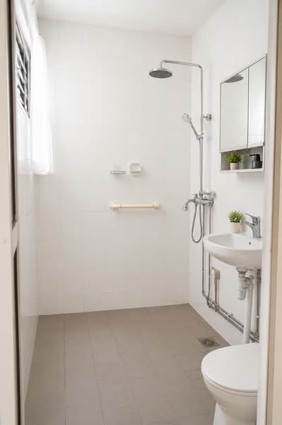 162 Tampines Street 12, 162 Tampines Street 12, 3 Bedrooms, 1,432 sqft, HDB Flat For Sale, by Fai Ibrahim, 500131466 - Bathroom - PropertyGuru.com.sg