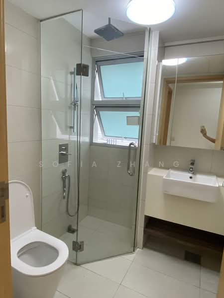Eight Riversuites, 2 Whampoa East, 3 Bedrooms, 980 sqft, Condominium For Rent, by Sofia Zhang, 500131476 - Bathroom - PropertyGuru.com.sg