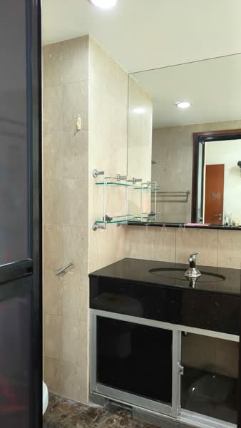 The Madeira, 52 Bukit Batok Street 31, Room Rental, 150 sqft, Condominium For Rent, by Eddie Tan, 500131479 - Bathroom - PropertyGuru.com.sg