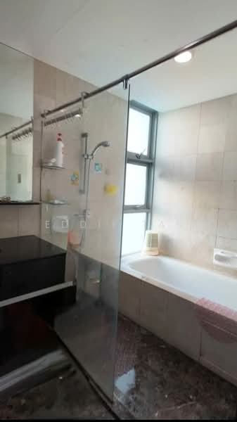 The Madeira, 52 Bukit Batok Street 31, Room Rental, 150 sqft, Condominium For Rent, by Eddie Tan, 500131479 - Bathroom - PropertyGuru.com.sg