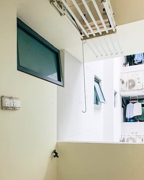 Watermark Robertson Quay, 1 Rodyk Street, 2 Bedrooms, 915 sqft, Apartment For Sale, by Regis Johnson Soh, 500131509 - Balcony - PropertyGuru.com.sg