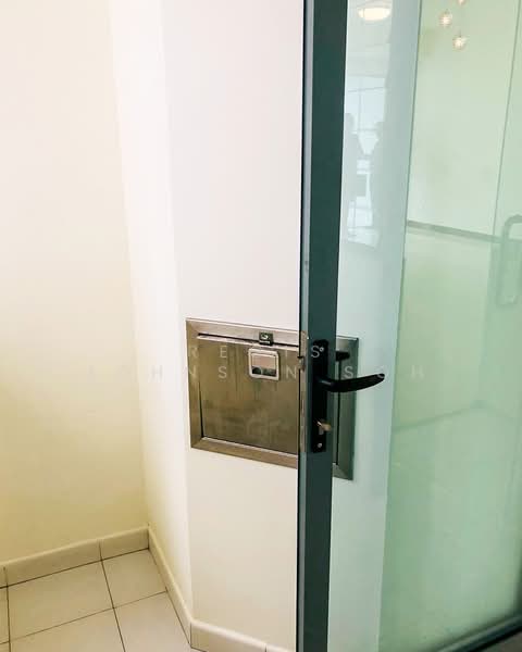 Watermark Robertson Quay, 1 Rodyk Street, 2 Bedrooms, 915 sqft, Apartment For Sale, by Regis Johnson Soh, 500131509 - Interior - PropertyGuru.com.sg