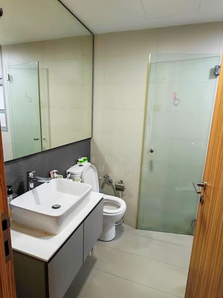 FLO Residence, Punggol Field Walk, Room Rental, 100 sqft, Condominium For Rent, by Pedro Chuang, 500131510 - Bathroom - PropertyGuru.com.sg
