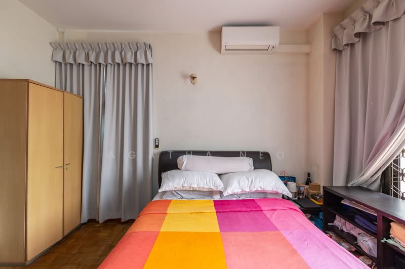 Jalan Selanting / Jalan Tekukor, , 6 Bedrooms, 3,200 sqft, Semi-Detached House For Sale, by Agatha Neo, 500131513 - Bedroom - PropertyGuru.com.sg