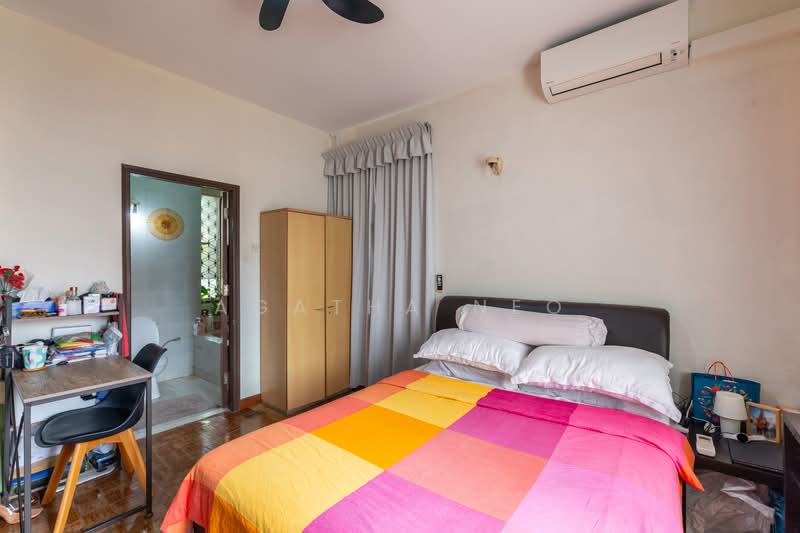 Jalan Selanting / Jalan Tekukor, , 6 Bedrooms, 3,200 sqft, Semi-Detached House For Sale, by Agatha Neo, 500131513 - Bedroom - PropertyGuru.com.sg