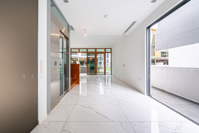 Belgravia Green, Belgravia Drive, 5 Bedrooms, 3,638 sqft, Corner Terrace For Sale, by Regis Johnson Soh, 500131516 - Entrance - PropertyGuru.com.sg