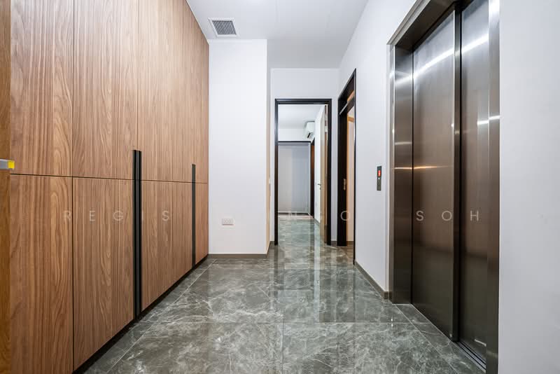 Belgravia Green, Belgravia Drive, 5 Bedrooms, 3,638 sqft, Corner Terrace For Sale, by Regis Johnson Soh, 500131516 - Corridor - PropertyGuru.com.sg