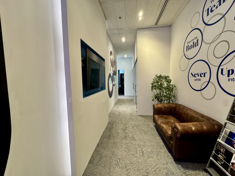 61 Robinson, 61 Robinson Road, 1,830 sqft, Office For Rent, by Benjamin Ng, 500131525 - Corridor - CommercialGuru.com.sg