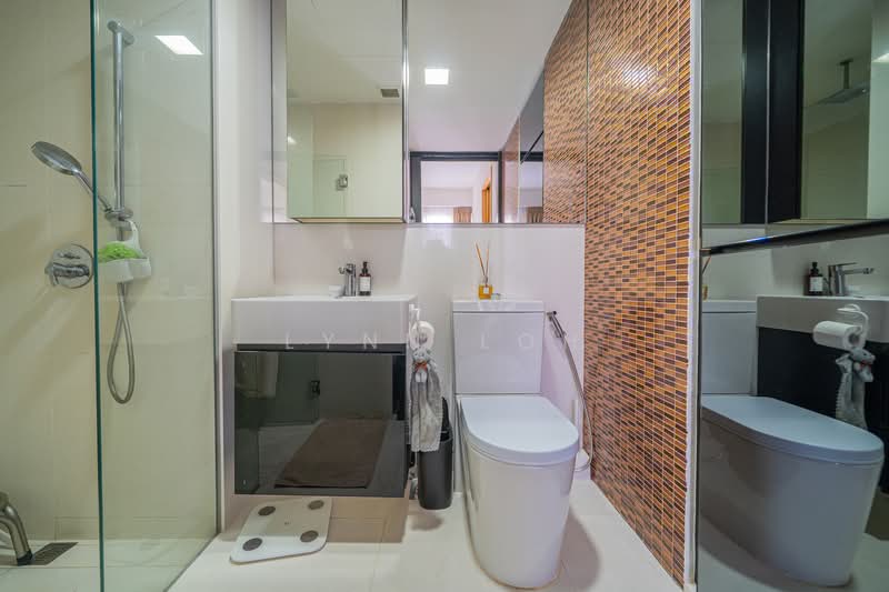 Vivace, 19 Tong Watt Road, 1 Bedroom, 452 sqft, Apartment For Sale, by Lynn Loh, 500131529 - Bathroom - PropertyGuru.com.sg