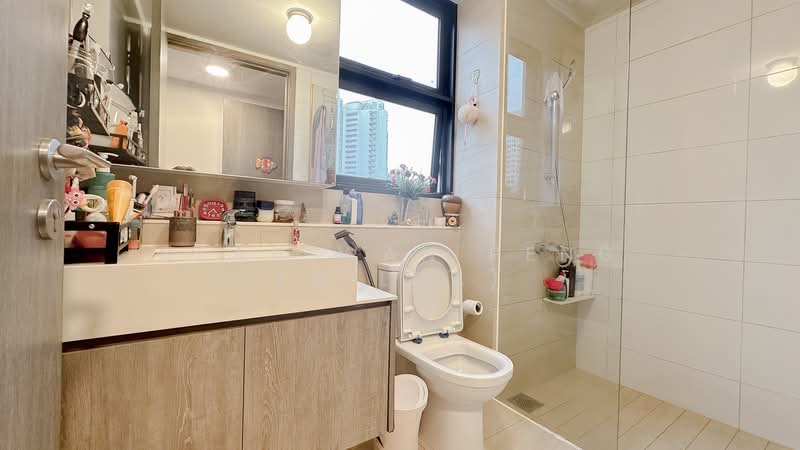Lush Acres, Sengkang West Way/Fernvale, 3 Bedrooms, 1,130 sqft, Executive Condominium For Sale, by Seah Wan Peng (Gilda), 500131540 - Master Bathroom - PropertyGuru.com.sg