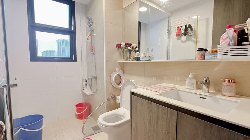 Lush Acres, Sengkang West Way/Fernvale, 3 Bedrooms, 1,130 sqft, Executive Condominium For Sale, by Seah Wan Peng (Gilda), 500131540 - Bathroom - PropertyGuru.com.sg