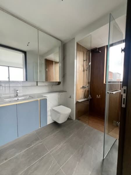 AMO Residence, 21 Ang Mo Kio Rise, 3 Bedrooms, 1,044 sqft, Condominium For Sale, by Kelly Tham, 500131545 - Master Bath with Windows - PropertyGuru.com.sg
