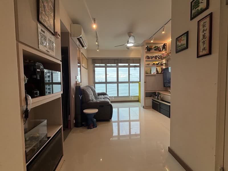 421C Northshore Drive, 421C Northshore Drive, 2 Bedrooms, 732 sqft, HDB Flat For Sale, by Yenn Ni, 500131549 - Living Room - PropertyGuru.com.sg