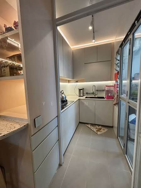 421C Northshore Drive, 421C Northshore Drive, 2 Bedrooms, 732 sqft, HDB Flat For Sale, by Yenn Ni, 500131549 - Kitchen - PropertyGuru.com.sg