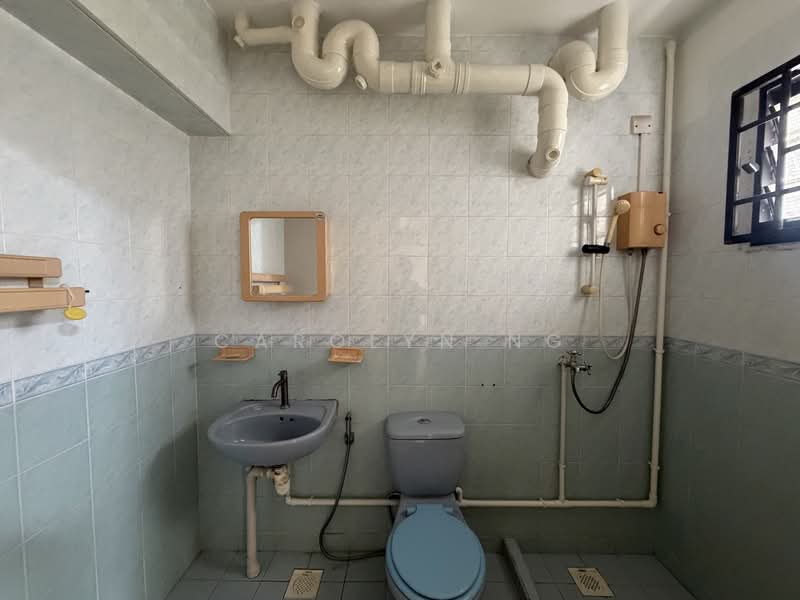 324A Sengkang East Way, 324A Sengkang East Way, 3 Bedrooms, 915 sqft, HDB Flat For Sale, by Carolyn Ng, 500131570 - Bathroom - PropertyGuru.com.sg