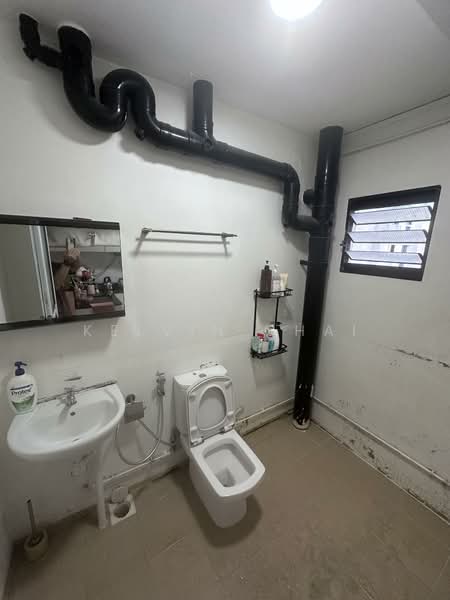 630 Woodlands Ring Road, 630 Woodlands Ring Road, 3 Bedrooms, 1,313 sqft, HDB Flat For Sale, by Kelvin Chai, 500131576 - Bathroom - PropertyGuru.com.sg