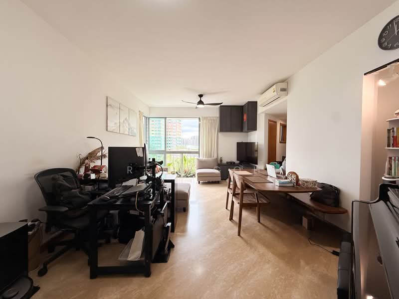 Tanamera Crest, 6 Pari Dedap Walk, 3 Bedrooms, 1,163 sqft, Condominium For Sale, by Rene Goh, 500131578 - Living Room - PropertyGuru.com.sg