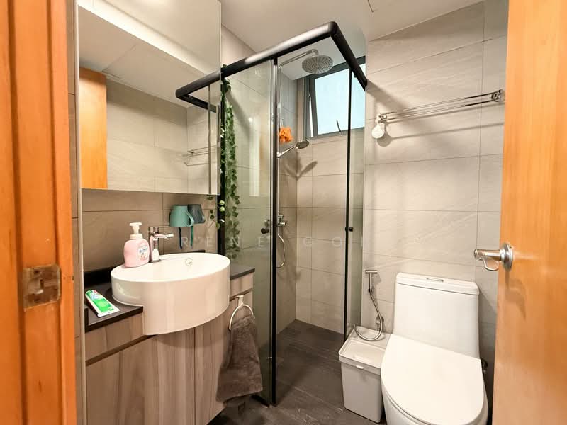 Tanamera Crest, 6 Pari Dedap Walk, 3 Bedrooms, 1,163 sqft, Condominium For Sale, by Rene Goh, 500131578 - Bathroom - PropertyGuru.com.sg