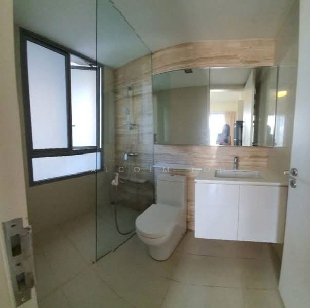 Bedok Residences, 14 Bedok North Drive, 2 Bedrooms, 689 sqft, Condominium For Rent, by Malcolm Toh, 500131592 - Bathroom - PropertyGuru.com.sg
