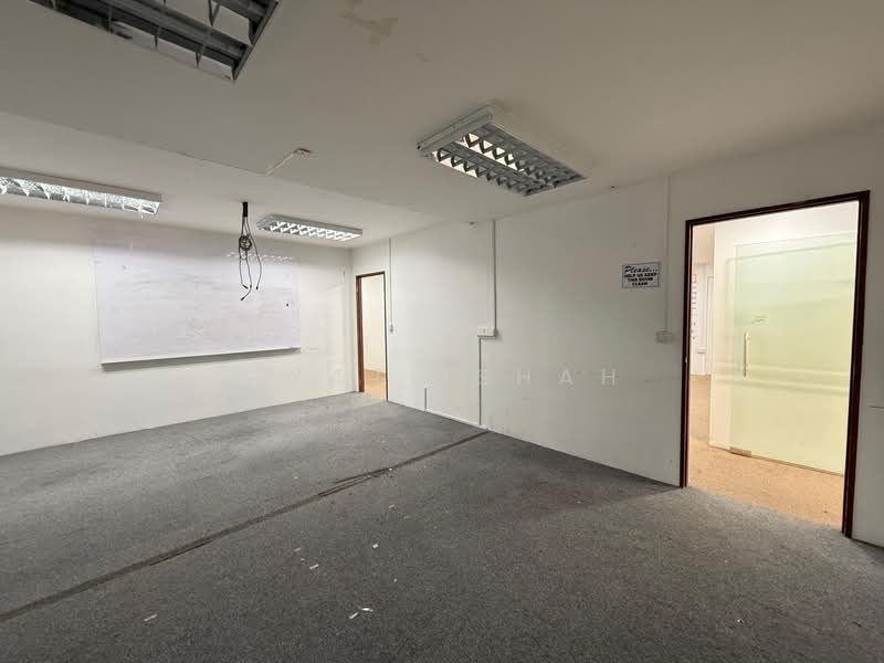 Lee Kai House, 114 Middle Road, 3,681 sqft, Office For Rent, by Swati Shah, 500131610 - Interior - CommercialGuru.com.sg