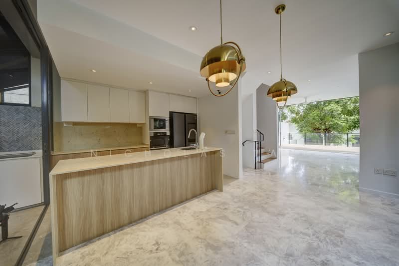Watten Residences, 22D Watten Rise, 4 Bedrooms, 4,822 sqft, Cluster House For Sale, by Nicholas Tan, 500131615 - Kitchen - PropertyGuru.com.sg