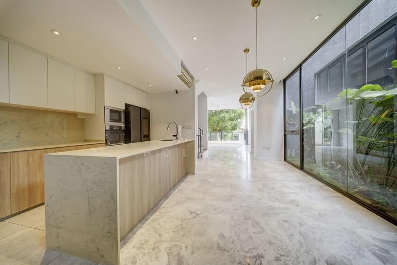 Watten Residences, 22D Watten Rise, 4 Bedrooms, 4,822 sqft, Cluster House For Sale, by Nicholas Tan, 500131615 - Kitchen - PropertyGuru.com.sg