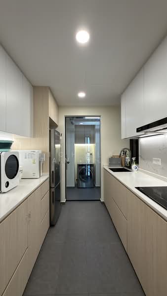 The Topiary, 23 Fernvale Lane, 3 Bedrooms, 1,055 sqft, Executive Condominium For Sale, by Nicholas Tan Yan Kai, 500131630 - Kitchen - PropertyGuru.com.sg