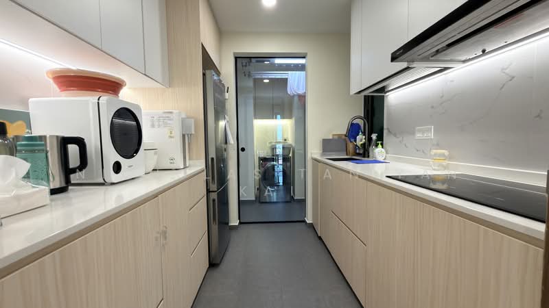 The Topiary, 23 Fernvale Lane, 3 Bedrooms, 1,055 sqft, Executive Condominium For Sale, by Nicholas Tan Yan Kai, 500131630 - Kitchen - PropertyGuru.com.sg