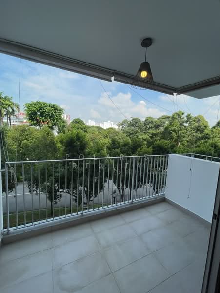 475C Upper Serangoon Crescent, 475C Upper Serangoon Crescent, 4 Bedrooms, 1,206 sqft, HDB Flat For Sale, by POLARIS REALTY, 500131631 - Balcony view - PropertyGuru.com.sg