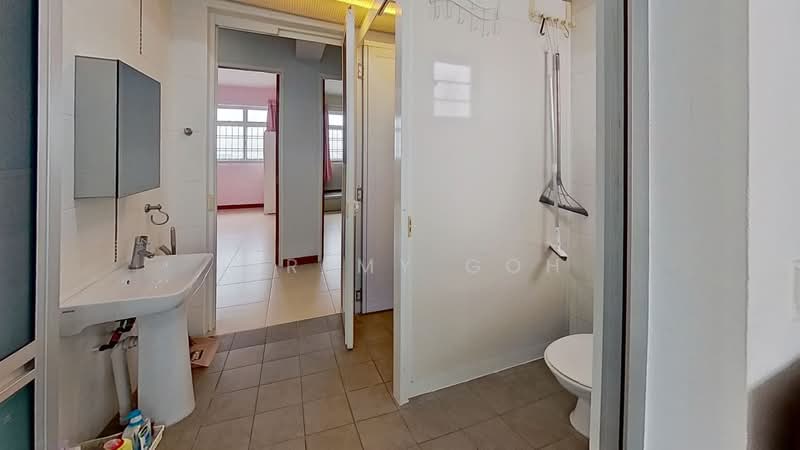 21 Teban Gardens Road, 21 Teban Gardens Road, 3 Bedrooms, 1,270 sqft, HDB Flat For Sale, by Jeremy Goh, 500131632 - Bathroom - PropertyGuru.com.sg