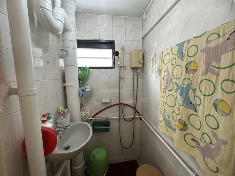 119 Bukit Merah View, 119 Bukit Merah View, 2 Bedrooms, 699 sqft, HDB Flat For Sale, by Eddie Goh, 500131633 - Bathroom - PropertyGuru.com.sg