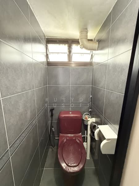 15 Marsiling Lane, 15 Marsiling Lane, 2 Bedrooms, 699 sqft, HDB Flat For Sale, by Rusydi Yusoff, 500131666 - Bathroom - PropertyGuru.com.sg